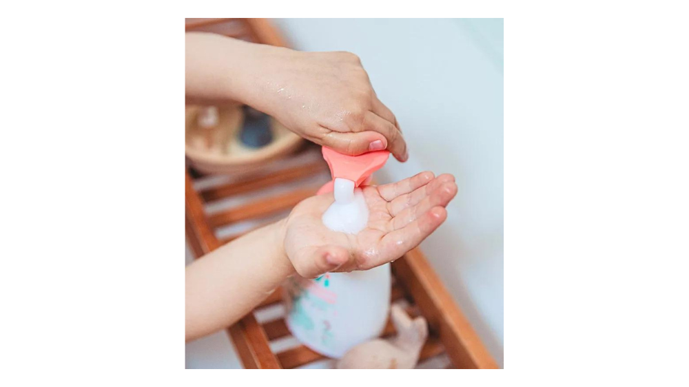 LiLiKiWi Face And Body Cleaning Foam 250ml 0+ - Image 2